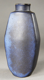 Jopeko, Vase