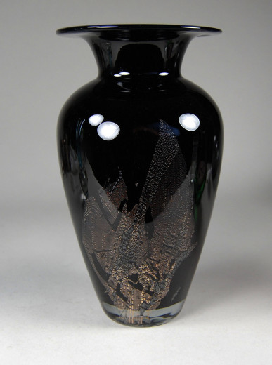 Theresienthaler, Vase